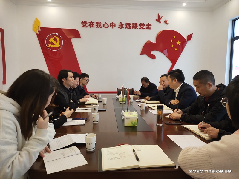 公司科技工作檢查小組到永安公司檢查指導(dǎo)科技工作照片_副本