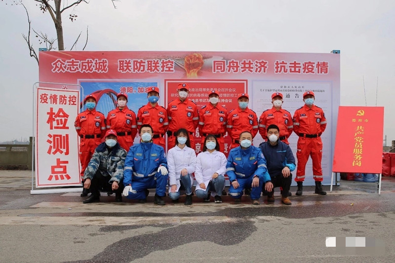 輪值志愿者（第二排右起第四 李強）_副本