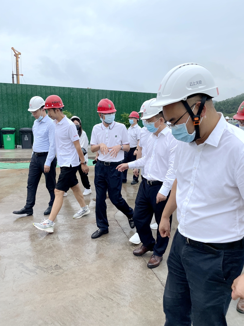 德陽代理市長劉光強(qiáng)一行調(diào)研指導(dǎo)云上天府大數(shù)據(jù)產(chǎn)業(yè)園一期項目 3